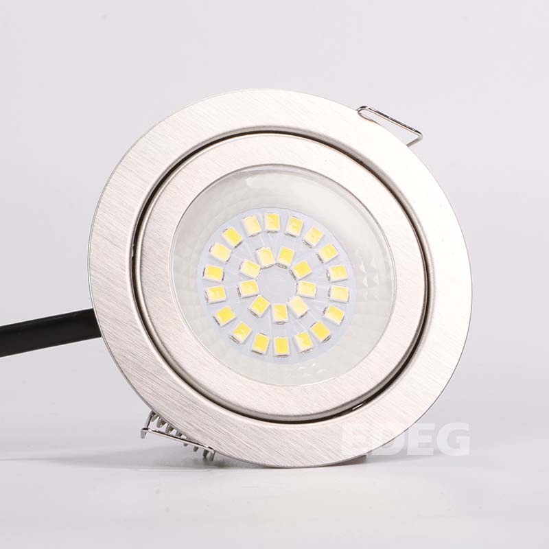 When the kitchen light is broken, sometimes you don't need to ask a professional to come to your home to repair it. With this cleverly designed lamp, DIY can also easily fix it! 